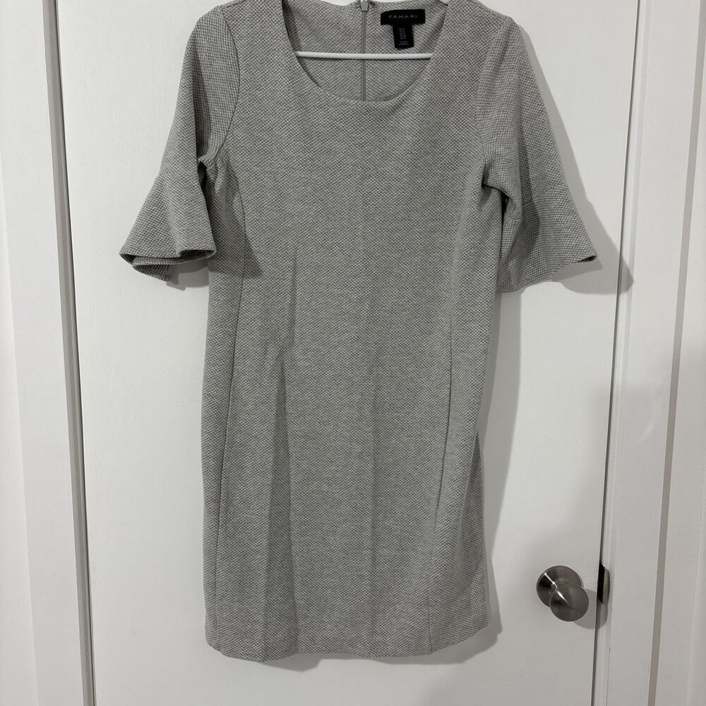 Womans Tahari Light Gray tight‎ knit short sleeve Dress -  Size 4
